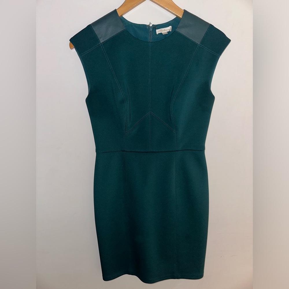 Showhanna emerald dress.